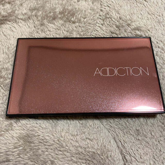 ADDICTION(アディクション)のアディクション2019クリスマスコフレ コスメ/美容のベースメイク/化粧品(アイシャドウ)の商品写真