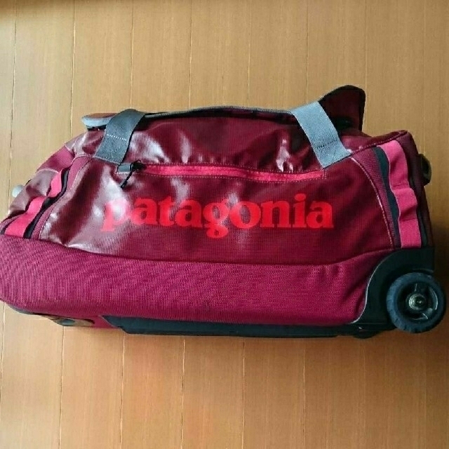 patagonia ブラックホール ウィールドダッフル   レッド