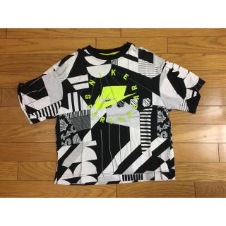 ナイキ(NIKE)の中古ナイキＮＳＷ総柄クレイジーＴシャツＳペイズリー使用感あり(Tシャツ(半袖/袖なし))