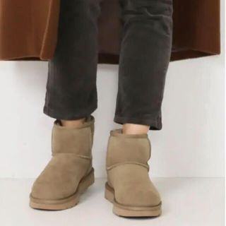 アグ(UGG)のドゥーズィエムクラス UGG Classic mini 2 ベージュ限定カラー(ブーツ)