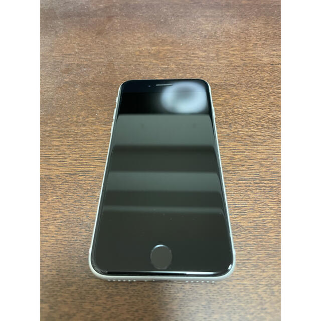 iPhone(アイフォーン)のiPhone SE 第2世代（SE2）ホワイト　128GB SIMフリー スマホ/家電/カメラのスマートフォン/携帯電話(スマートフォン本体)の商品写真