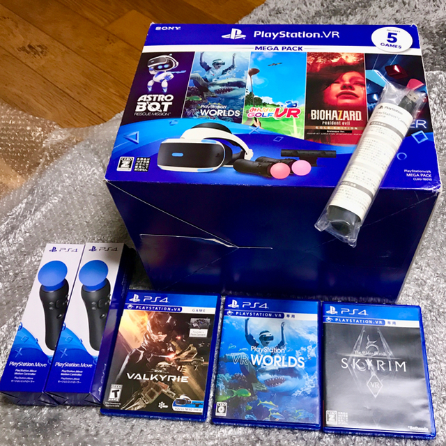 PlayStation VR(プレイステーションヴィーアール)のSONY PlayStation VR メガパック エンタメ/ホビーのゲームソフト/ゲーム機本体(家庭用ゲーム機本体)の商品写真