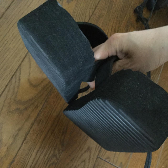 MUJI (無印良品)(ムジルシリョウヒン)の無印 黒サンダル レディースの靴/シューズ(サンダル)の商品写真