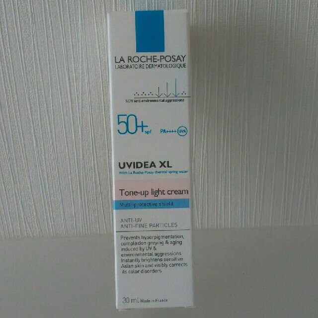 LA ROCHE-POSAY(ラロッシュポゼ)の新品　ラロッシュポゼ　トーンアップライト コスメ/美容のベースメイク/化粧品(化粧下地)の商品写真