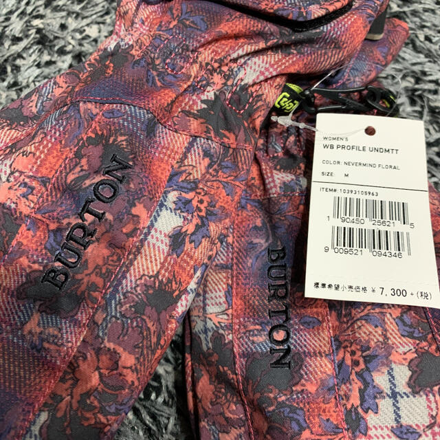 BURTON(バートン)のゆん様専用！【新品】手袋 BURTON バートン レディース M  スポーツ/アウトドアのスノーボード(アクセサリー)の商品写真