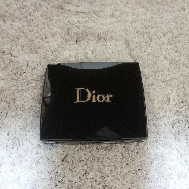 Dior(ディオール)のDior ディオール アイシャドウ サンク クルール 647 コスメ/美容のベースメイク/化粧品(アイシャドウ)の商品写真