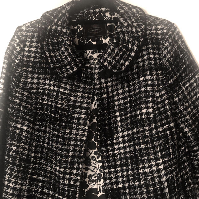 TOCCA(トッカ)の【最終価格】トッカ　デザインコート　千鳥格子　人気商品　黒白　サイズ２　美品 レディースのジャケット/アウター(ロングコート)の商品写真