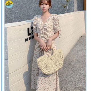 ディーホリック(dholic)の韓国　ワンピース　春服　新品未使用　値下げ可能(ロングワンピース/マキシワンピース)