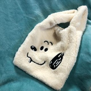 スヌーピー(SNOOPY)の【新品未使用】スヌーピー　もこもこ　バッグ(キャラクターグッズ)