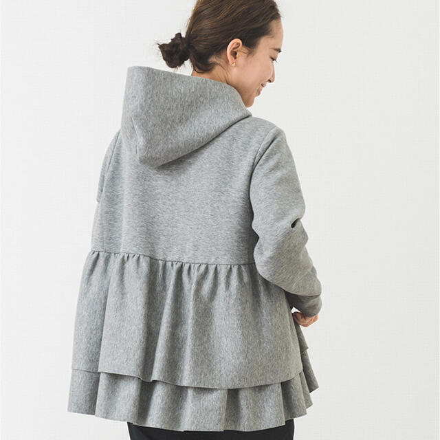 超人気高品質 yori バックダブルフレアパーカー ベージュ agapeeurope.org