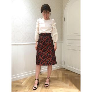 ジルスチュアート(JILLSTUART)のJILLSTUART ノーブルジャガード花柄タイトスカート(ひざ丈スカート)