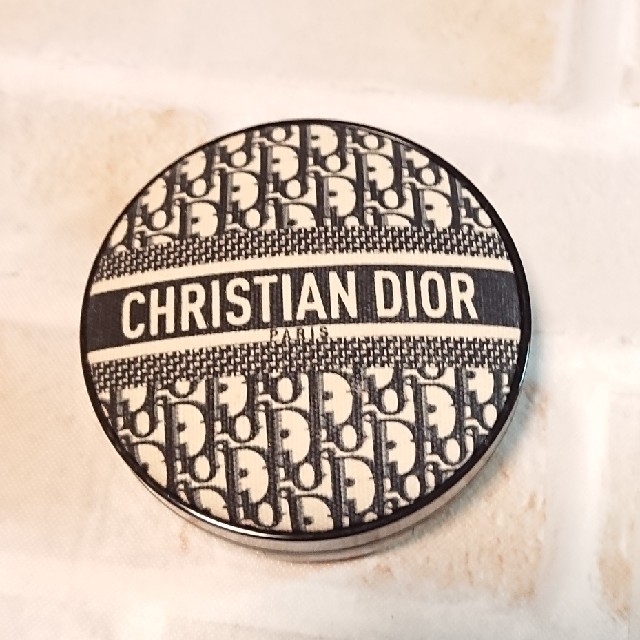 Christian Dior(クリスチャンディオール)のChristian Dior 限定 ファンデーションケース コスメ/美容のベースメイク/化粧品(ファンデーション)の商品写真