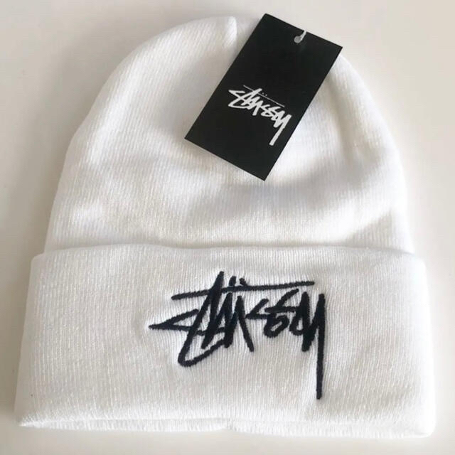 STUSSY(ステューシー)のSTUSSY ステューシー ロゴ刺繍入りニット帽 メンズの帽子(ニット帽/ビーニー)の商品写真