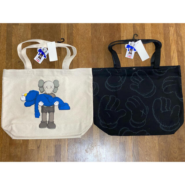 ユニクロ UNIQLO ×  カウズ KAWS トートバッグ 2個セット