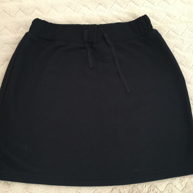 MUJI (無印良品)(ムジルシリョウヒン)の無印  ブラックのスウェットスカート レディースのスカート(ミニスカート)の商品写真