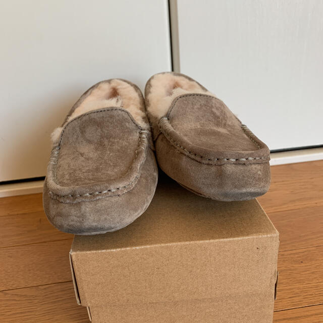 UGG(アグ)の専用UGG  アグ　アンスレー　モカシン　23 レディースの靴/シューズ(スリッポン/モカシン)の商品写真