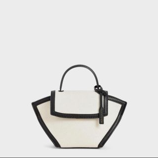 チャールズアンドキース(Charles and Keith)のCHARLES & KEITH キャンバストラペーズ トップハンドルバッグ(ハンドバッグ)