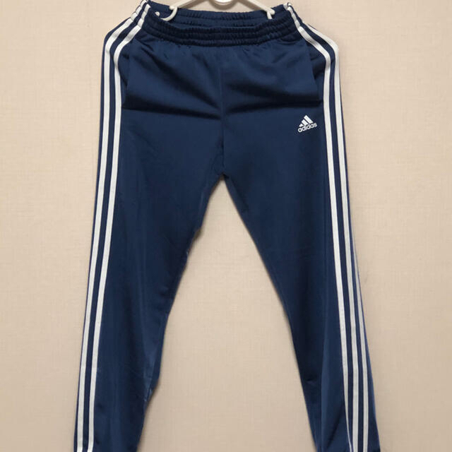 adidas(アディダス)のadidas アディダス 130 ジャージ　セットアップ キッズ/ベビー/マタニティのキッズ服男の子用(90cm~)(その他)の商品写真