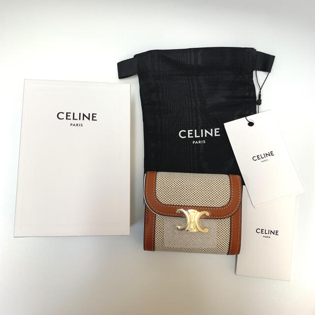 celine(セリーヌ)の値下げしました【新品】CELINE スモールフラップウォレット レディースのファッション小物(財布)の商品写真