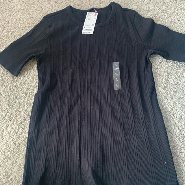 UNIQLO(ユニクロ)の【送料込】ユニクロ　ランダムリブT ブラック レディースのトップス(Tシャツ(半袖/袖なし))の商品写真