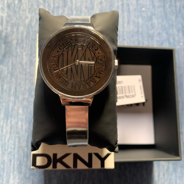 DKNY(ダナキャランニューヨーク)のDKNY 腕時計　新品未使用 レディースのファッション小物(腕時計)の商品写真