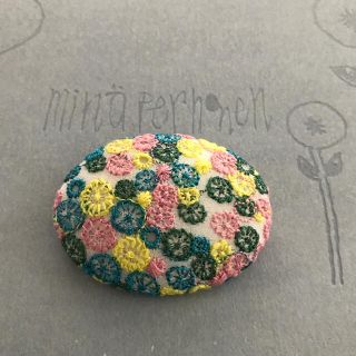 ミナペルホネン(mina perhonen)のSALE！！ミナペルホネン skyful yellowブローチ ハンドメイド(ブローチ/コサージュ)