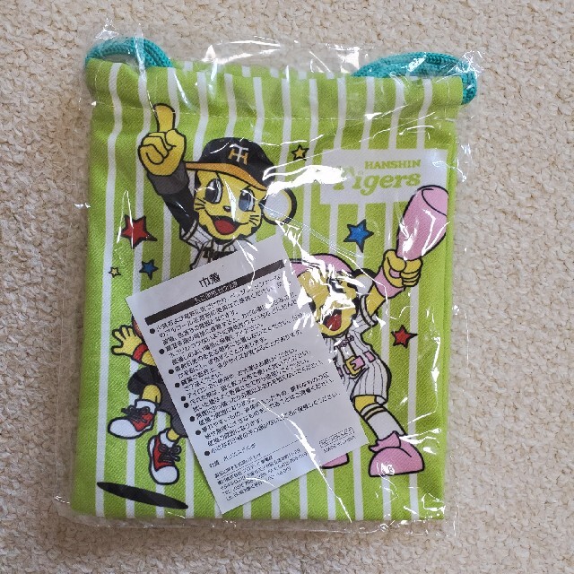 阪神タイガース(ハンシンタイガース)の阪神タイガース　巾着 エンタメ/ホビーのおもちゃ/ぬいぐるみ(キャラクターグッズ)の商品写真