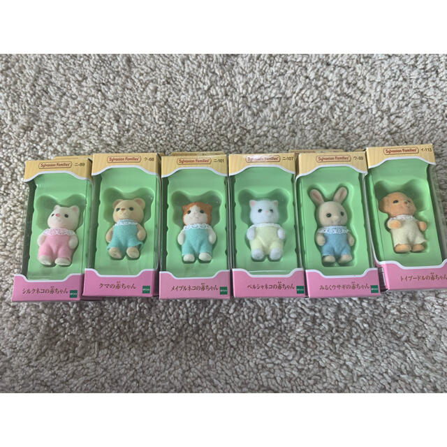 【送料込】シルバニア　赤ちゃん　6コセット　箱付き新品 キッズ/ベビー/マタニティのおもちゃ(ぬいぐるみ/人形)の商品写真