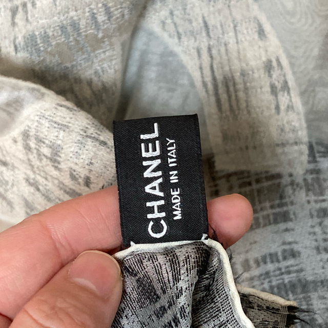 CHANEL(シャネル)のCHANEL ストール 2013年モデル レディースのファッション小物(ストール/パシュミナ)の商品写真