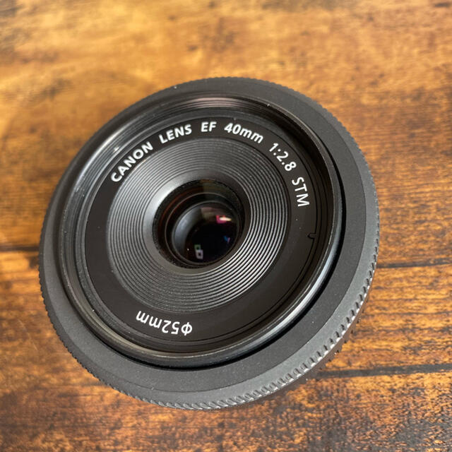 Canon(キヤノン)の【新品同様】Canon EF40mm F2.8 STM スマホ/家電/カメラのカメラ(レンズ(単焦点))の商品写真