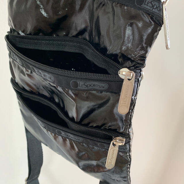LeSportsac(レスポートサック)のレスポートサック☺︎3ファスナーショルダーバッグ♡黒 レディースのバッグ(ショルダーバッグ)の商品写真