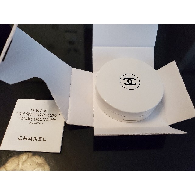 CHANEL(シャネル)のお値下♡【新品】シャネル ル ブラン コンパクトクレーム 10 コスメ/美容のベースメイク/化粧品(ファンデーション)の商品写真