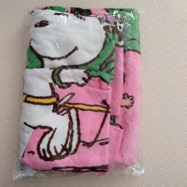 SNOOPY(スヌーピー)のスヌーピー バスタオル エンタメ/ホビーのおもちゃ/ぬいぐるみ(キャラクターグッズ)の商品写真