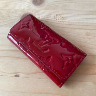 ルイヴィトン(LOUIS VUITTON)のルイヴィトン キーケース ヴェルニ(キーケース)