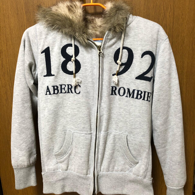 Abercrombie&Fitch(アバクロンビーアンドフィッチ)のアバクロ　ボアパーカー　メンズS メンズのトップス(パーカー)の商品写真