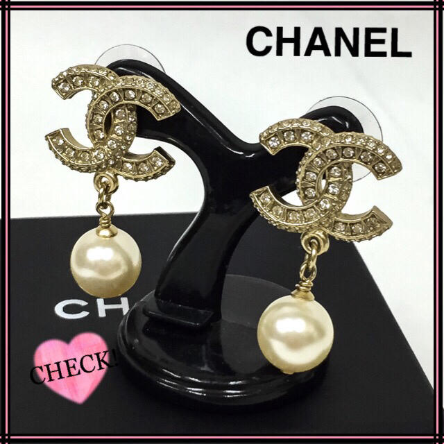 CHANEL(シャネル)のシャネル 16V パールぶら下がりピアス レディースのアクセサリー(ピアス)の商品写真