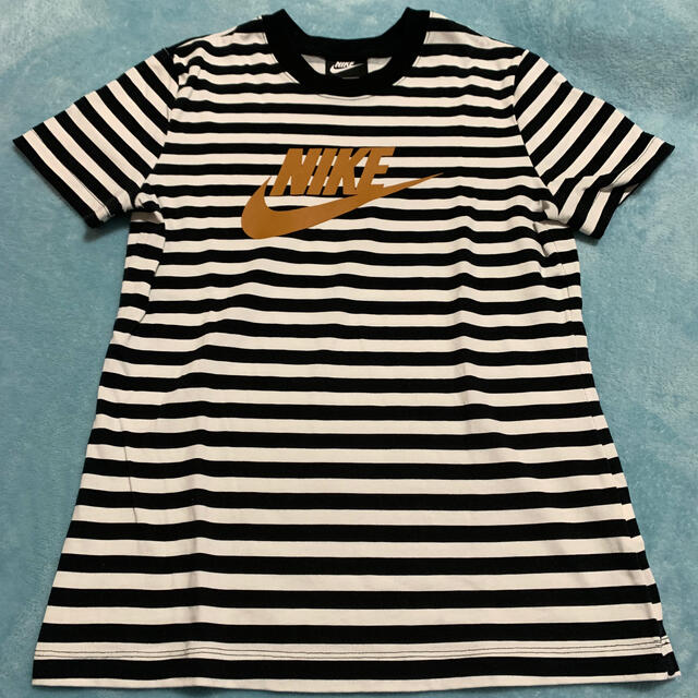 NIKE(ナイキ)のNIKE ボーダー　Tシャツ レディースのトップス(Tシャツ(半袖/袖なし))の商品写真