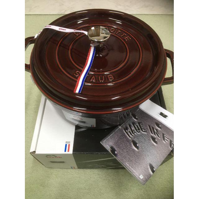 STAUB(ストウブ)の新品】staubストウブ ピコ・ココット・ラウンド24cm グレナディンレッド  インテリア/住まい/日用品のキッチン/食器(鍋/フライパン)の商品写真