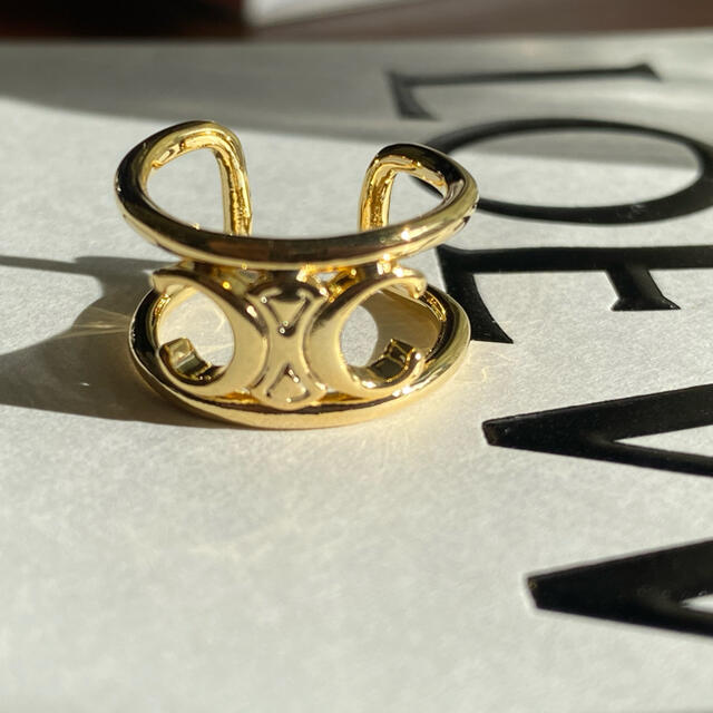 リング　ゴールド　モチーフ　フリーサイズ　大振り　指輪　韓国　アクセサリー レディースのアクセサリー(リング(指輪))の商品写真