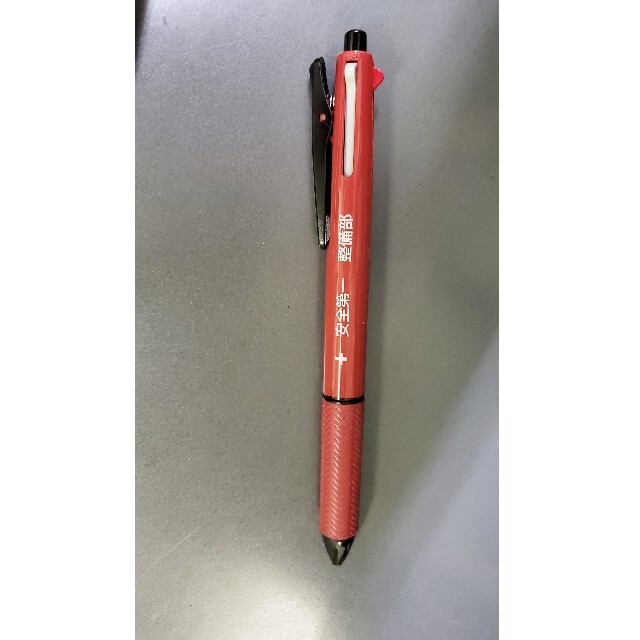 赤黒ボールペンとシャーペンが1本に！ インテリア/住まい/日用品の文房具(ペン/マーカー)の商品写真