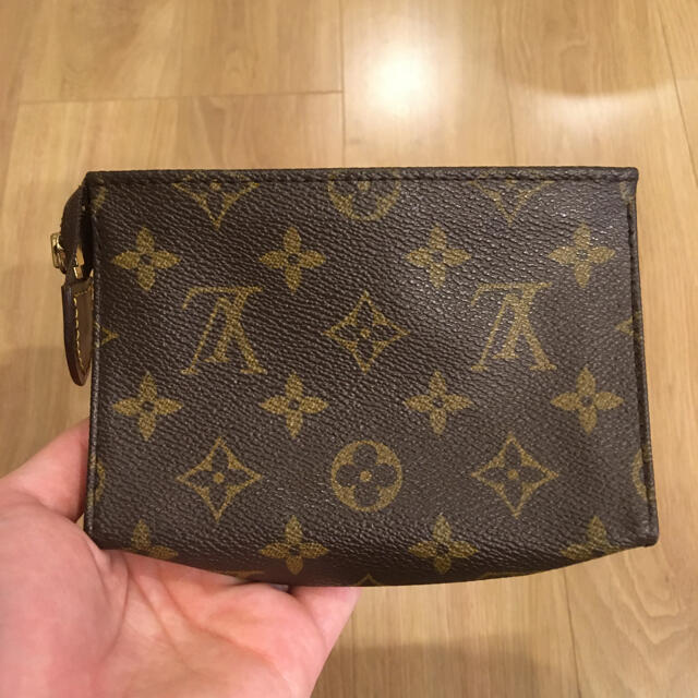 LOUIS VUITTON(ルイヴィトン)のルイヴィトンポッシュトワレ15 レディースのファッション小物(ポーチ)の商品写真