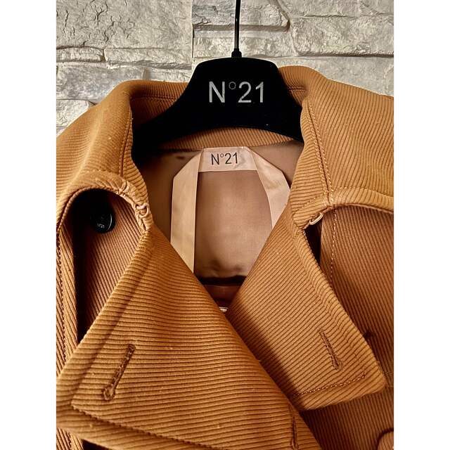 N°21(ヌメロヴェントゥーノ)の本日限定！ヌメロヴェントゥーノ　コート　NO.21 美品　ロゴボタン　ブラウン レディースのジャケット/アウター(ロングコート)の商品写真