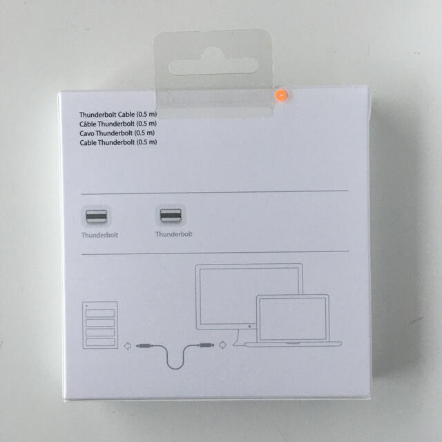 Apple(アップル)のapple thunderbolt cable 0.5m スマホ/家電/カメラのPC/タブレット(PC周辺機器)の商品写真