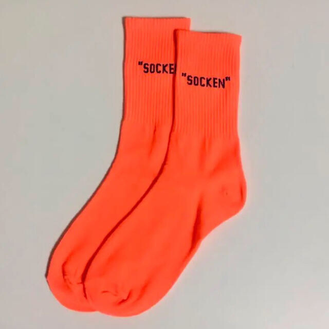 US直輸入！メンズ ミドル丈 ソックス 靴下 “SOCKEN ”ネオン コーラル メンズのレッグウェア(ソックス)の商品写真