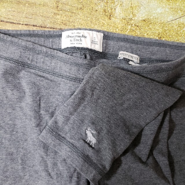 Abercrombie&Fitch(アバクロンビーアンドフィッチ)のAbercrombie&Fitch☆レギンス(S) レディースのパンツ(その他)の商品写真