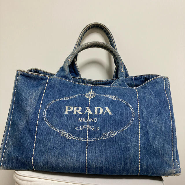 PRADA(プラダ)の正規品　PRADA カナパ　デニム　L レディースのバッグ(トートバッグ)の商品写真