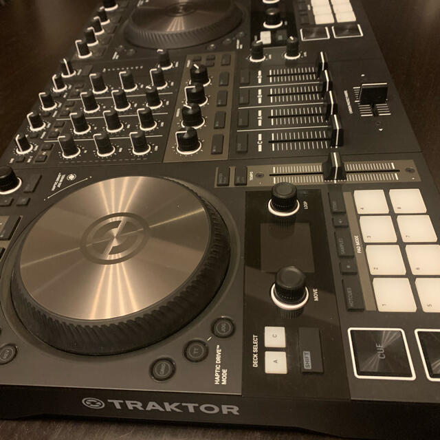 TRAKTOR KONTROL S4 MK3 DJコントローラ 楽器のDJ機器(DJコントローラー)の商品写真