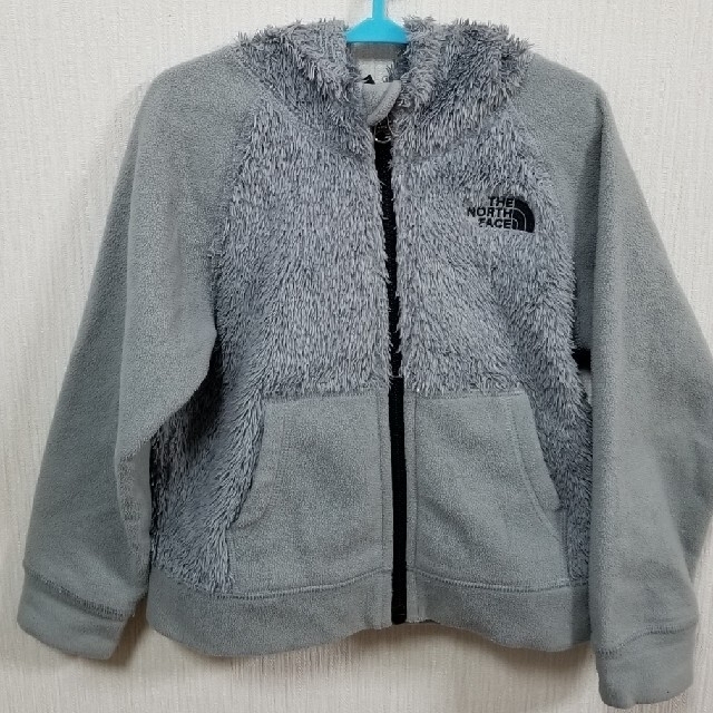 THE NORTH FACE(ザノースフェイス)の早い者勝ち　ボアジャケット　グレー　4T(100) キッズ/ベビー/マタニティのキッズ服男の子用(90cm~)(ジャケット/上着)の商品写真