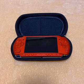 プレイステーションポータブル(PlayStation Portable)のPSP（ケース､充電器付き）(携帯用ゲーム機本体)