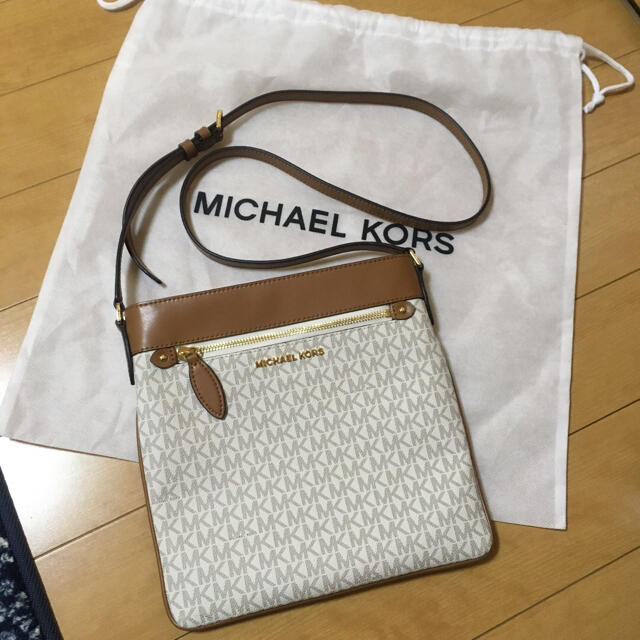 Michael Kors(マイケルコース)のMICHAEL CORS ショルダーバック 週末限定価格❗️激安価格❗️ レディースのバッグ(ショルダーバッグ)の商品写真